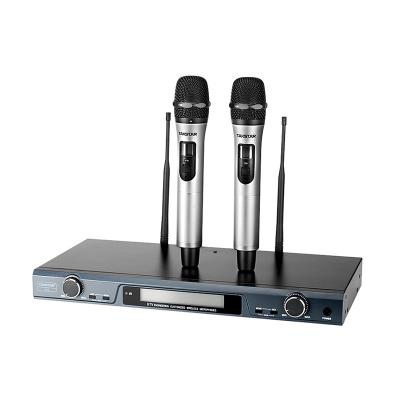 Micro không dây cầm tay UHF kênh kép X6 Micro không dây cầm tay UHF kênh kép X6
